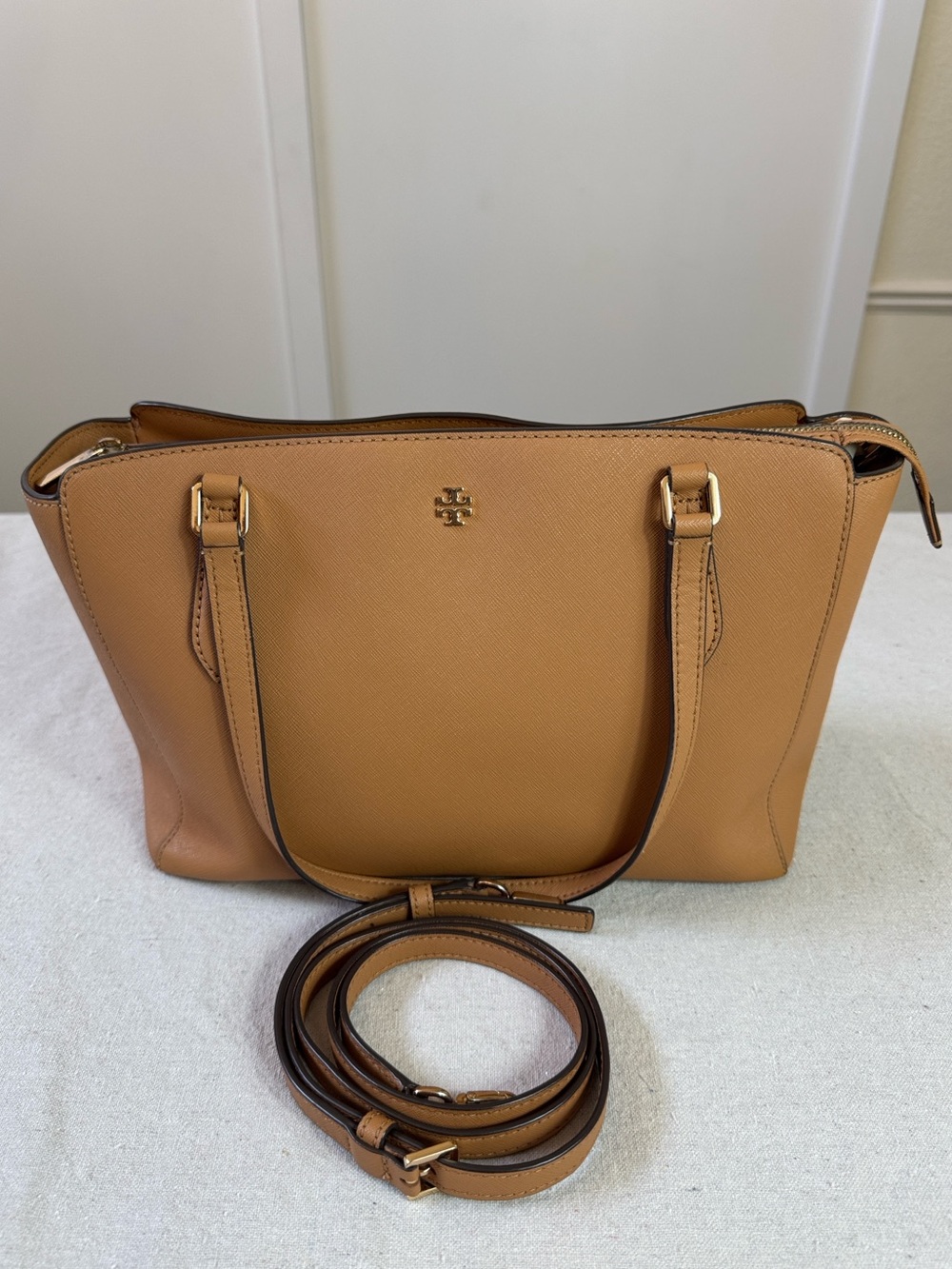 Tory Burch Emerson Tan Leather Tote Structured Design
